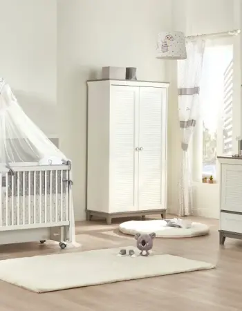 Sofy Sallanır Beşik